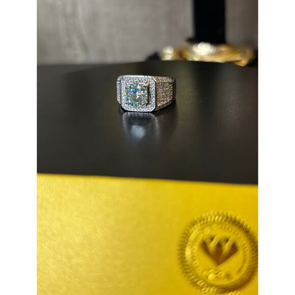 Sz 8 - Light Green 2CT Moissanite Ring w/ GRA - Picture 3 of 9